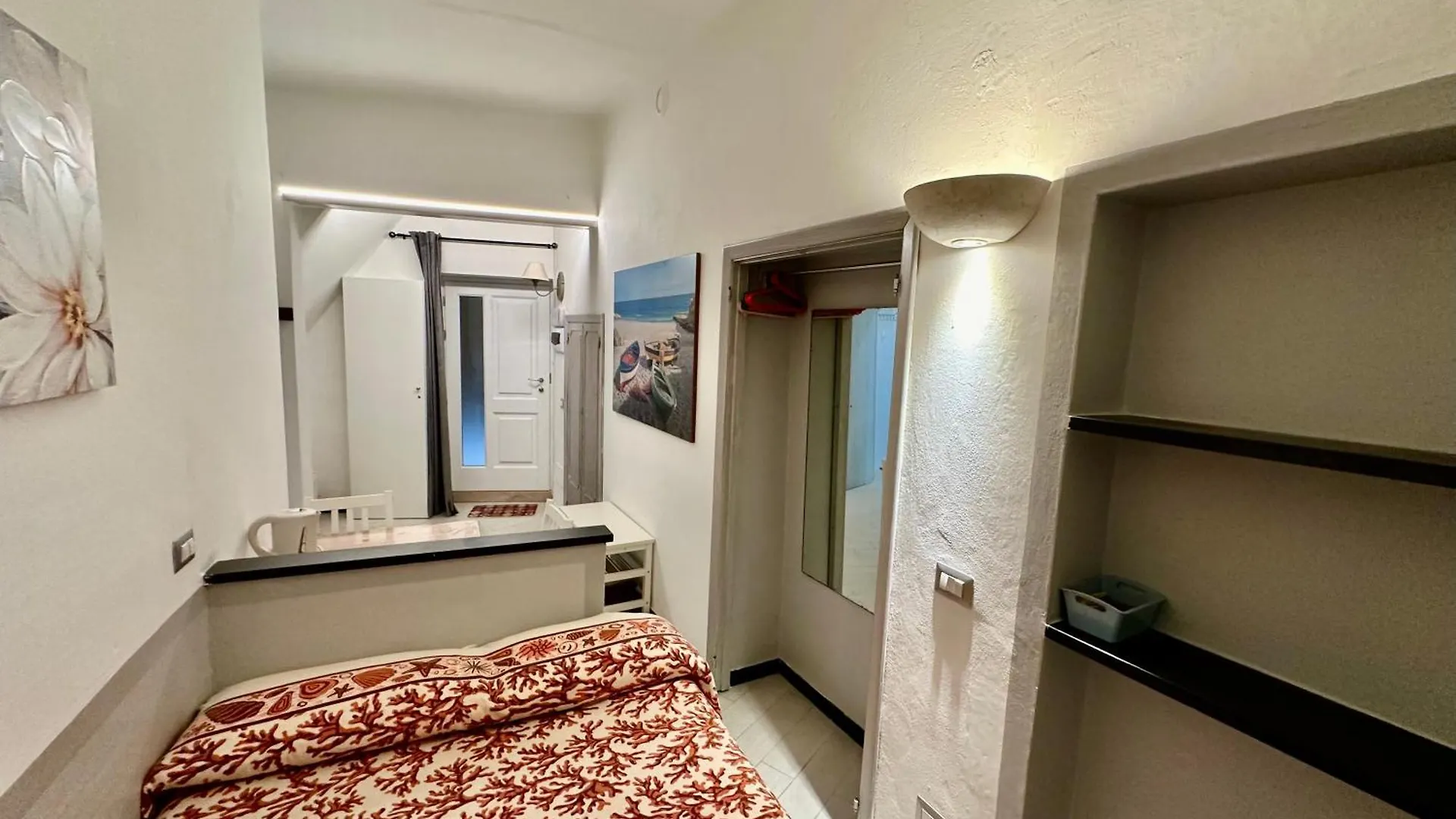 Mezza Galea Hotel Vernazza