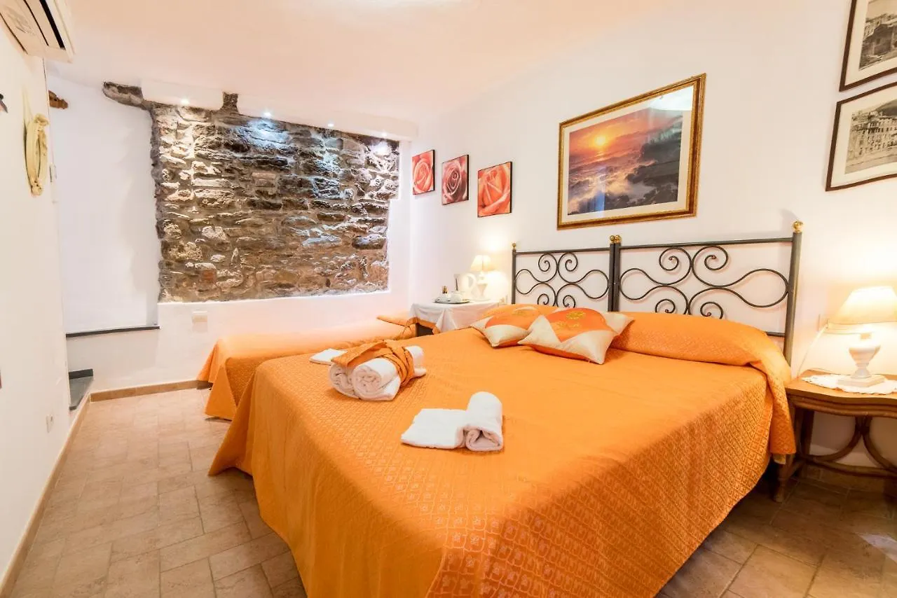 Mezza Galea Hotel Vernazza